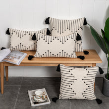 Laden Sie das Bild in den Galerie-Viewer, Bohemian Moroccan Fringe Pillowcase Cushion