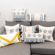 Laden Sie das Bild in den Galerie-Viewer, Flow Sofa Throw Pillow Chair Cushion Lumbar Pillow Tassel Moroccan Office Cushion