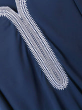 Cargar imagen en el visor de la galería, Arabic Thobe for Men Long Sleeve Solid Color V Neck