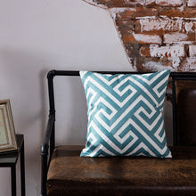Laden Sie das Bild in den Galerie-Viewer, Modern geometric Cotton pillow cushion