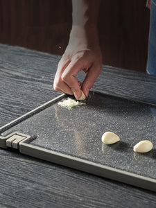 Anti-mold plastic cutting board