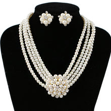 Cargar imagen en el visor de la galería, Rhinestone Pearl Snowflake Necklace And Earring Set