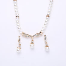 Charger l&#39;image dans la galerie, Angel Wing Pearl Necklace Earring Set for Occasions