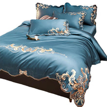 Charger l&#39;image dans la galerie, Velvet Four-piece Set Solid Color Embroidered Quilt Set Bed Sheet