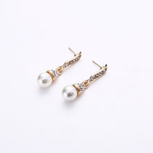 Charger l&#39;image dans la galerie, Angel Wing Pearl Necklace Earring Set for Occasions