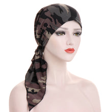 Charger l&#39;image dans la galerie, Curved Tail Turban Hat Flower