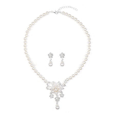 Charger l&#39;image dans la galerie, Pearl Flower Necklace Earring Set for Occasions