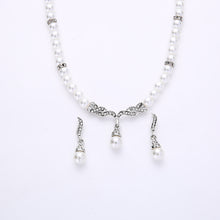 Charger l&#39;image dans la galerie, Angel Wing Pearl Necklace Earring Set for Occasions