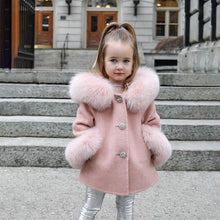 Cargar imagen en el visor de la galería, Spring Kid Girls Autumn Warm Woolen Overcoat Fur Coat