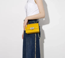 Cargar imagen en el visor de la galería, CHAIN BAG CROSSBODY SHOULDER  MINI SIZE PURSE HANDBAG