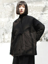 Laden Sie das Bild in den Galerie-Viewer, V-collar Long Sleeve Black Loose Brief Bandage Cotton-padded Large Size Coat