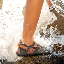 Cargar imagen en el visor de la galería, Nature hike Non-slip Wading Upstream Beach Shoes  Rubber Sole Anti-slip shoes