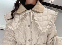 Laden Sie das Bild in den Galerie-Viewer, Large Lapel Warm Padded Jacket With Fleece Thick Coat Waist