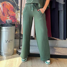 Charger l&#39;image dans la galerie, Casual Loose Waist Ribbon Decorative Wide Leg Trousers 2-piece Set