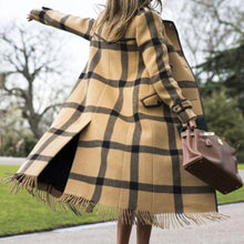 Laden Sie das Bild in den Galerie-Viewer, Womens Casual Fashion Long Plaid Jacket