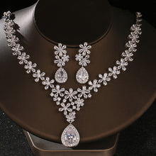 Charger l&#39;image dans la galerie, Crystal Earring Necklace Two Piece Set for occasions