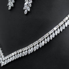 Cargar imagen en el visor de la galería, Stylish Bridal Necklace And Earring Set