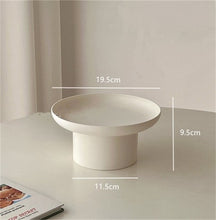 Laden Sie das Bild in den Galerie-Viewer, Round High Foot Fruit Plate Jewelry Storage Display Tray