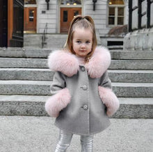 Cargar imagen en el visor de la galería, Spring Kid Girls Autumn Warm Woolen Overcoat Fur Coat