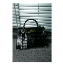 Charger l&#39;image dans la galerie, Handbag shoulder slung classic fashion handbag