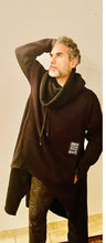 Laden Sie das Bild in den Galerie-Viewer, Fabioogo Black Long Wool Pullover