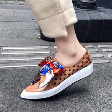 Cargar imagen en el visor de la galería, Pot polka dot women&#39;s bowtie loafer lace up pointed toe cow leather flat shoes - FUCHEETAH