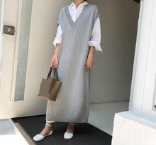 Laden Sie das Bild in den Galerie-Viewer, Chic Winter Oversize Straight Sleeveless Sweater Dress - FUCHEETAH