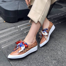 Cargar imagen en el visor de la galería, Pot polka dot women&#39;s bowtie loafer lace up pointed toe cow leather flat shoes - FUCHEETAH