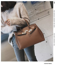 Cargar imagen en el visor de la galería, Birkin style Korean Style All-match Messenger Bag Retro Shoulder Bag Fashion Handbag - FUCHEETAH