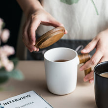 Cargar imagen en el visor de la galería, Gift Mugs Wooden Handle with Cover coffee cup Lovers coffee Mugs Gift Box Set Retro Ceramic coffee Mug - FUCHEETAH