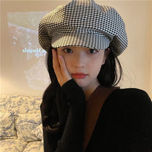 Charger l&#39;image dans la galerie, Women Black Plaid Big Casual Berets Hat Round Dome